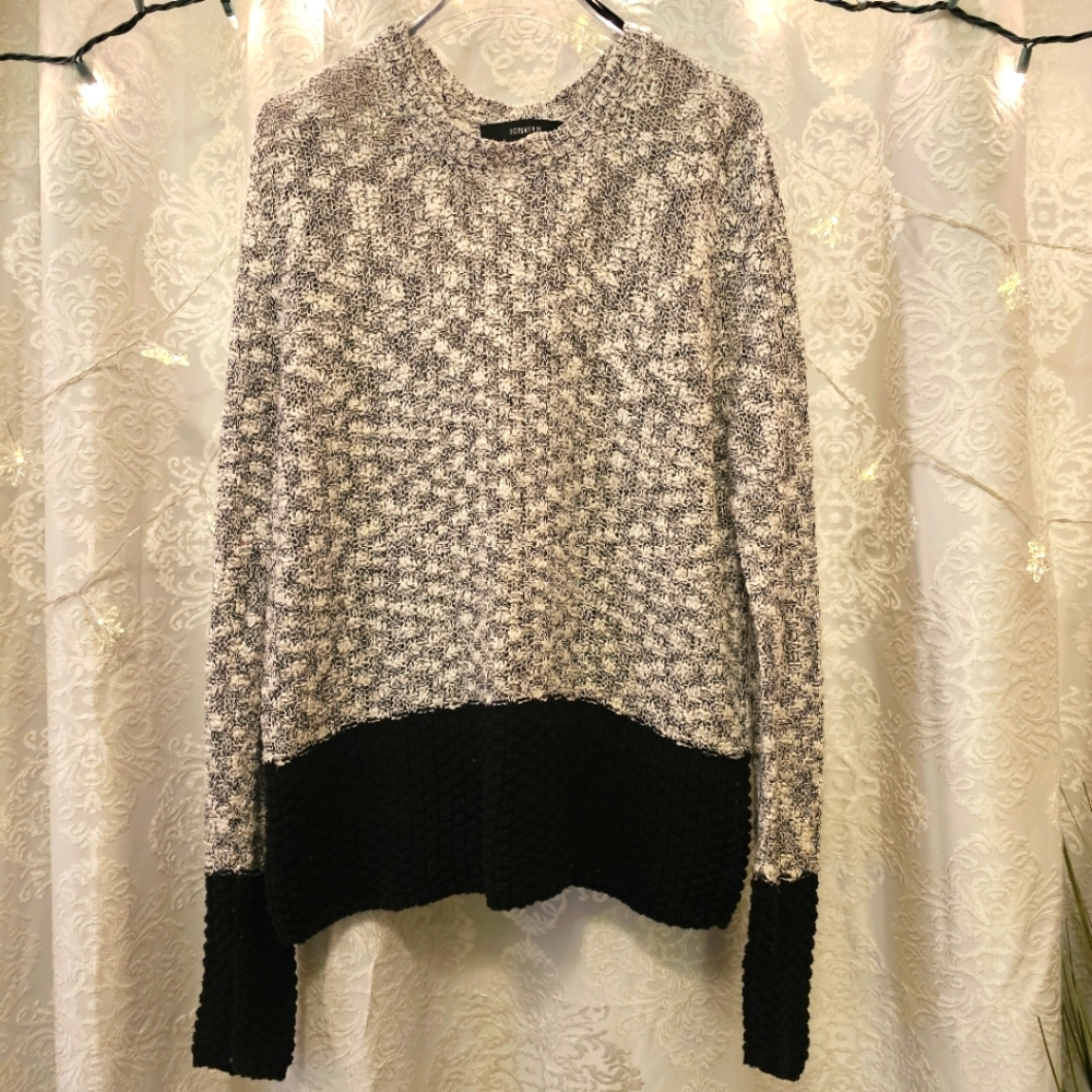 Forever 21 Sweater Size M